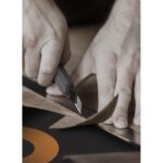 Технический нож "Home Series Black" Deli HT4009 ширина лезвия 9мм, эксклюзивный дизайн, корпус из высококачественного софттач пластика — изображение 6