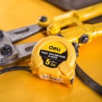 Рулетка Deli DL9025B 5м*25мм, метрическая, ударопрочный корпус — изображение 6