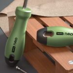 Шлицевая отвёртка "Home Series Green" Deli HT1106L 6x150мм Эксклюзивный дизайн. Рукоятка из высококачественного софттач пластика — изображение 2
